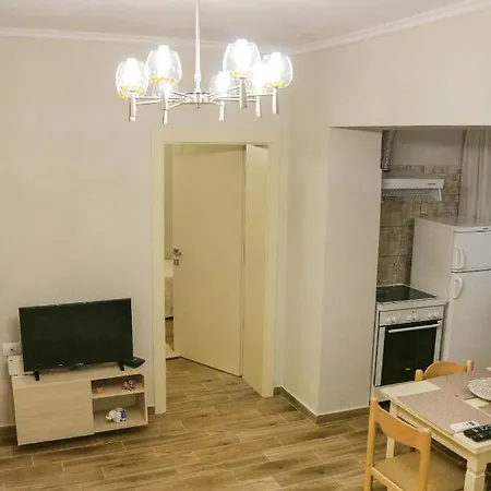 New Bazaar Arben's * Τίρανα